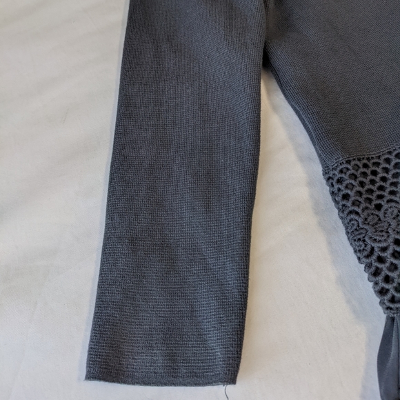 Ann Taylor Loft Petites Gray Sweater Top Women's size Small Flare Hemline - Picture 3 of 8